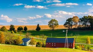 Rural_red_barn_RQi3NUE