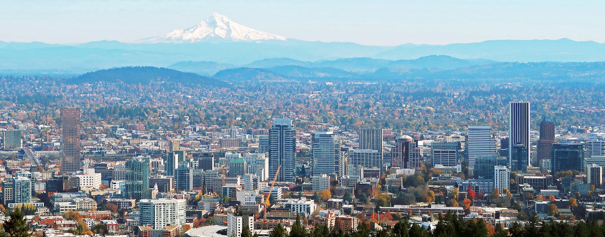 Portland_and_Mt._Hood_from_Pittock_Mansion